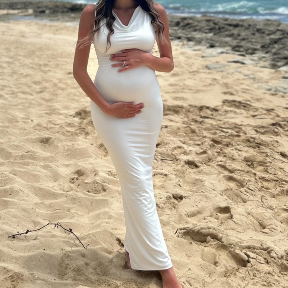 White maxi dress. It’s not a maternity dress. Size small regular. Worn once.